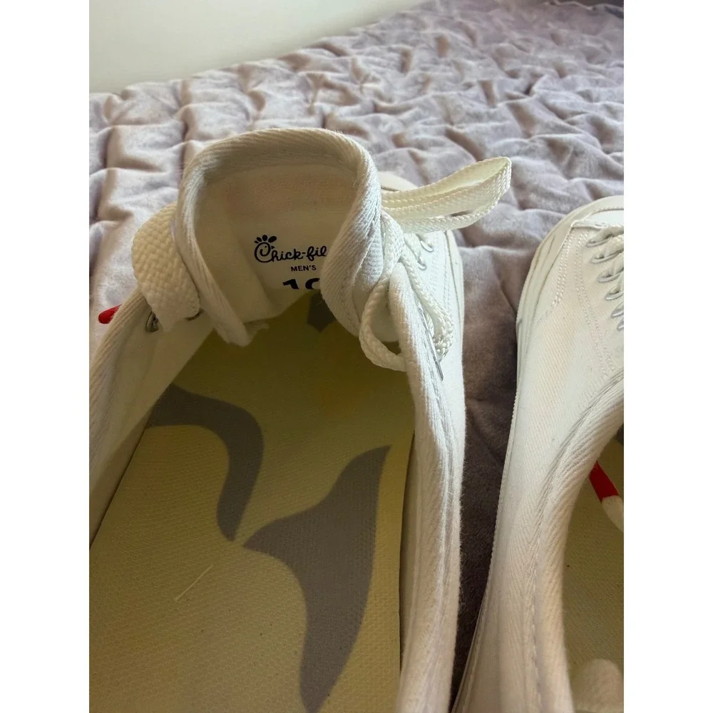 Chick-fil-A Sauce Men's Size 10 White Canvas Low Top Sneakers Promotional‎ Merch